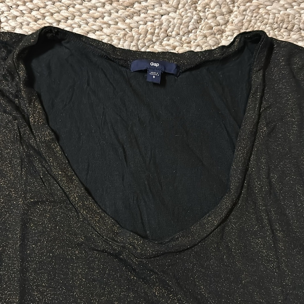 Black and gold tee - Picture 2 of 2